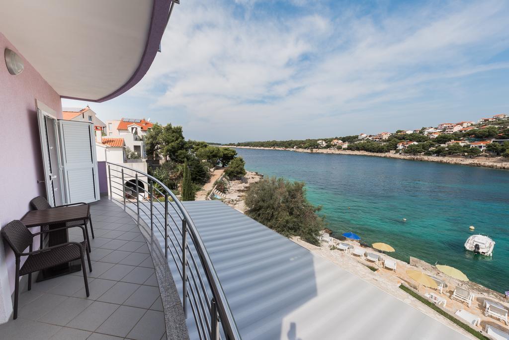 Apartment Dragan Grubisic Primosten Exterior photo